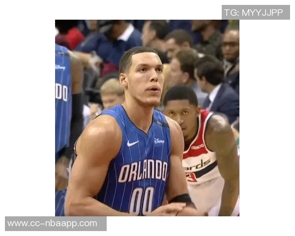 德拉蒙德底角三分出手提前庆祝却意外打铁引发全场哄笑