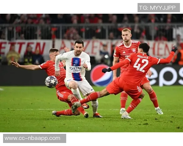 德天空报道拜仁追逐费耶诺德19岁右后卫吉瓦罗雷德英超多队同样关注